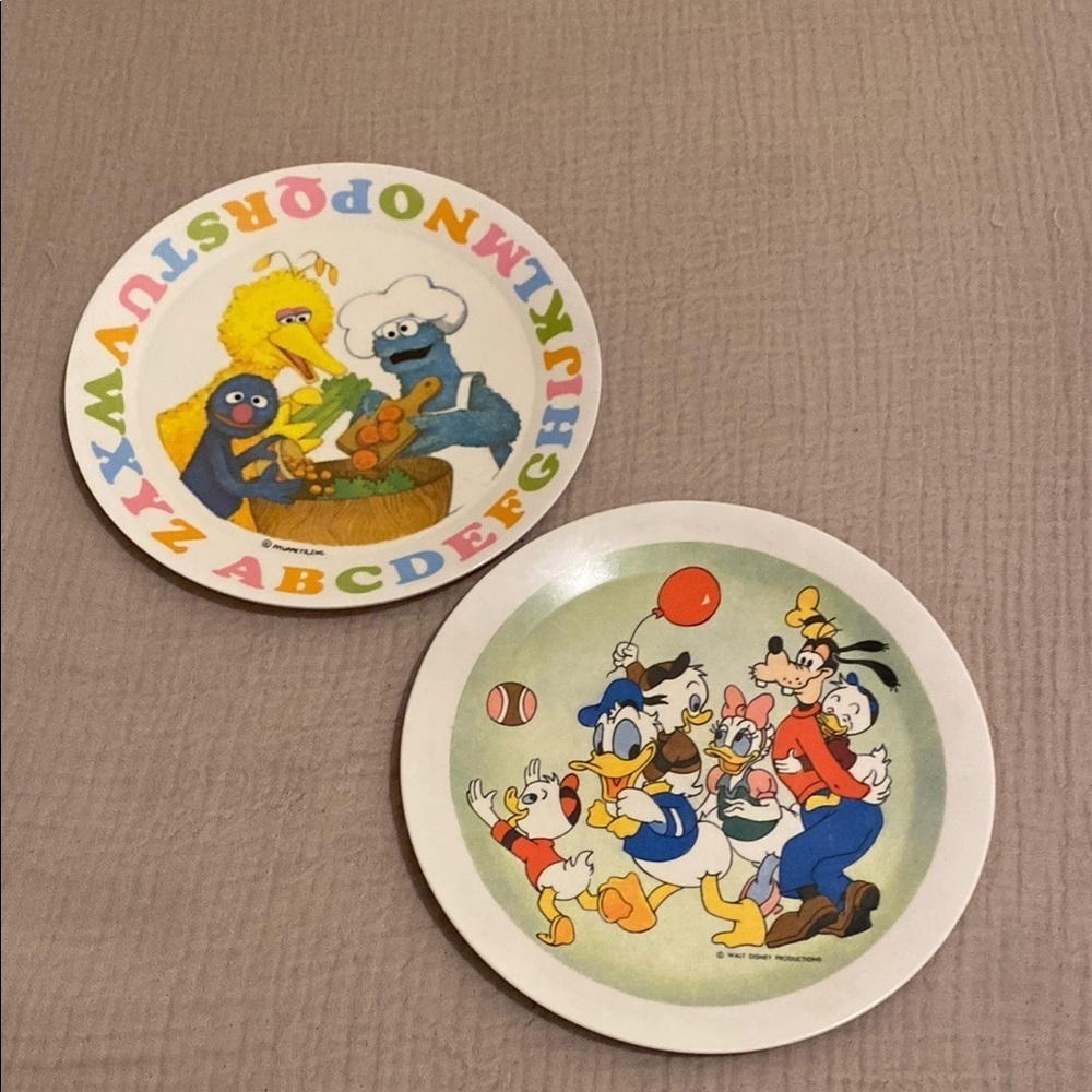 Disney Vintyge Colorful Cartoon Character Plates. Set 2 pieces